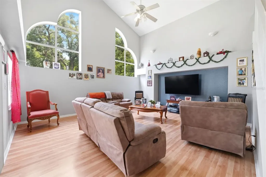 2112 Heritage Crest Drive Valrico FL 33594