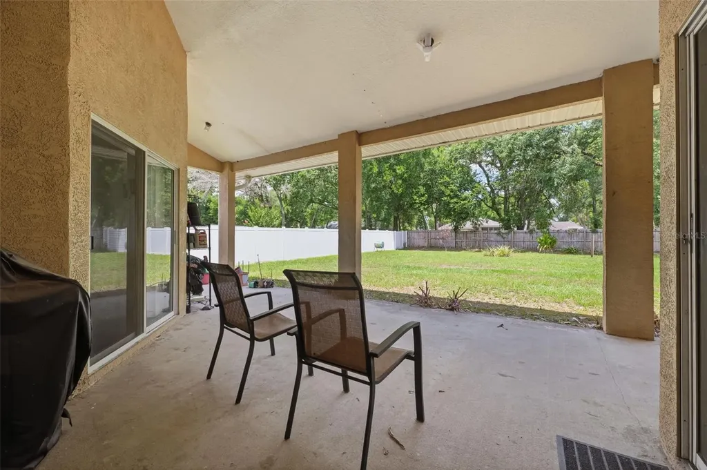 2112 Heritage Crest Drive Valrico FL 33594