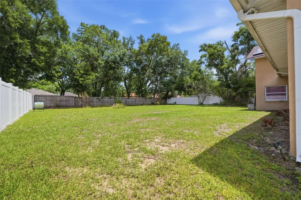 2112 Heritage Crest Drive Valrico FL 33594
