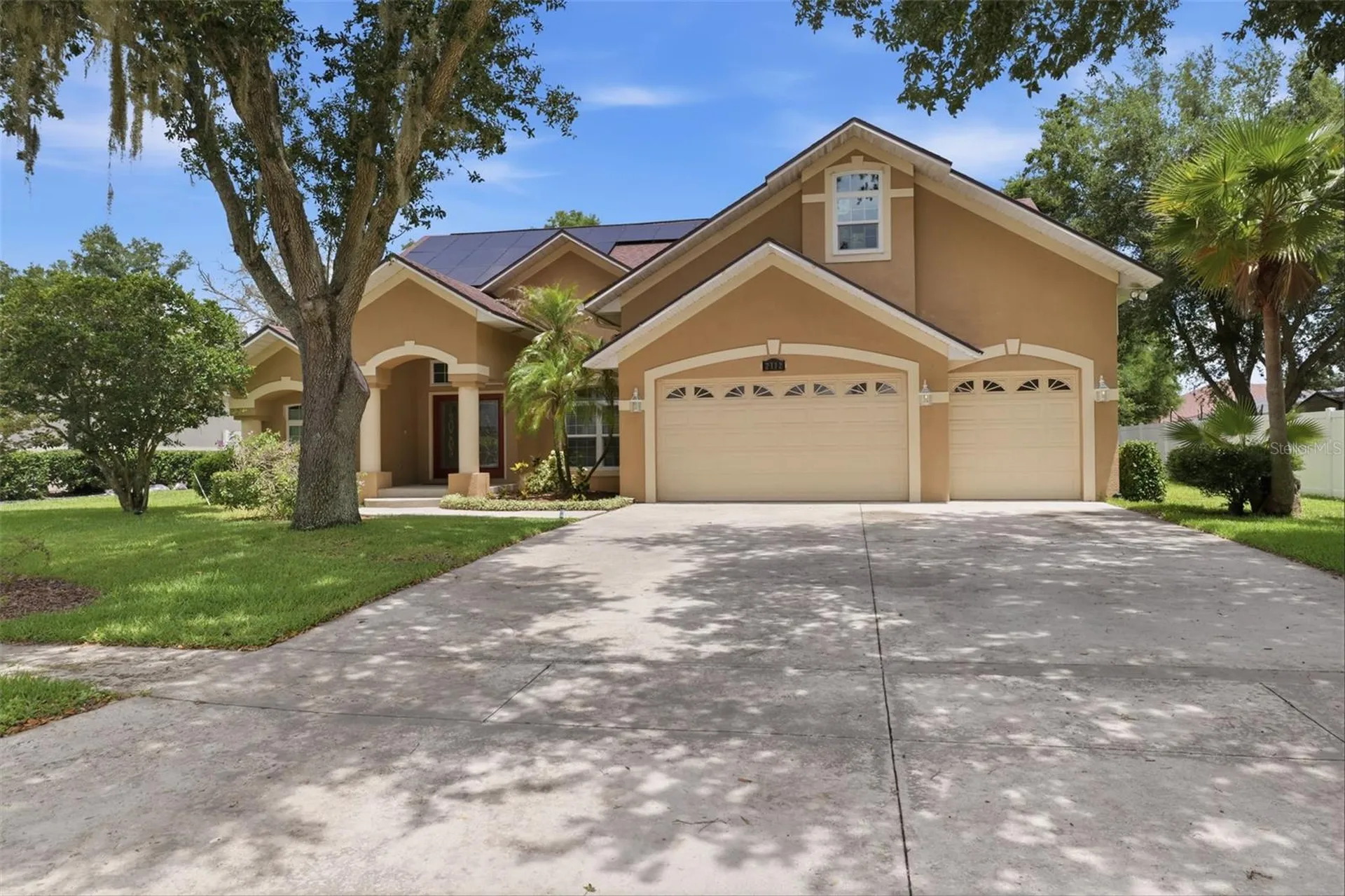 2112 Heritage Crest Drive Valrico FL 33594