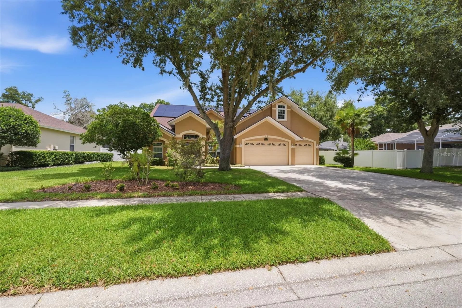 2112 Heritage Crest Drive Valrico FL 33594
