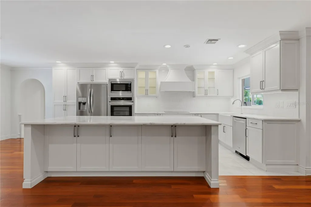 1124 Seville Lane NE St Petersburg FL 33704