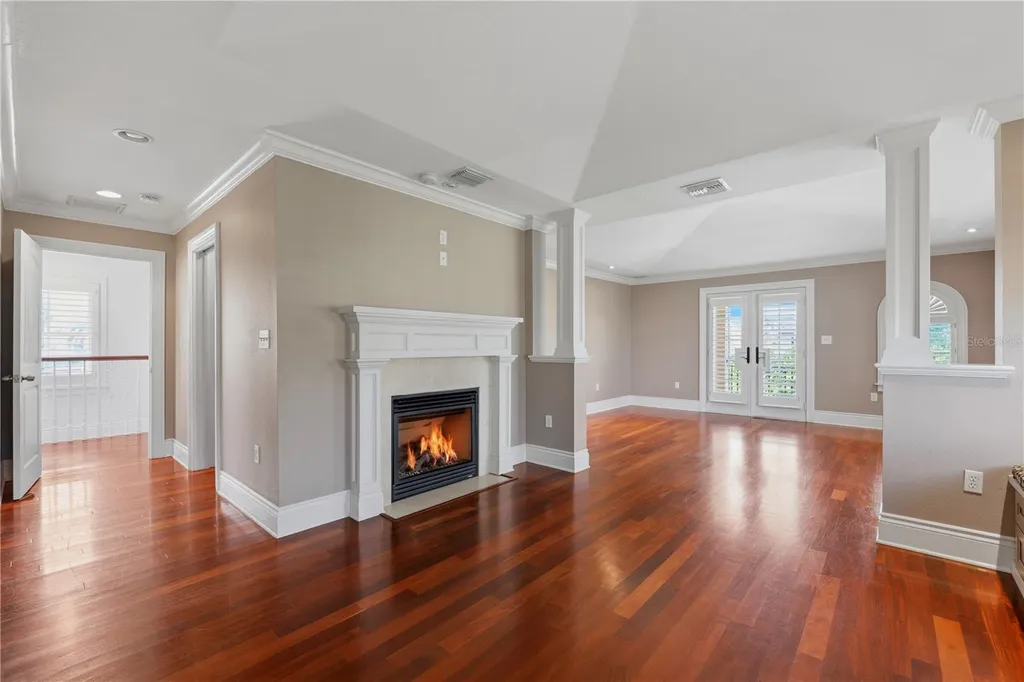 1124 Seville Lane NE St Petersburg FL 33704
