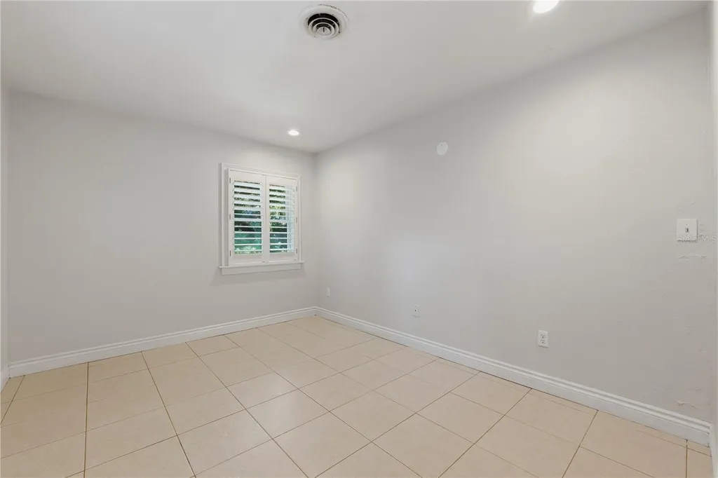 1124 Seville Lane NE St Petersburg FL 33704