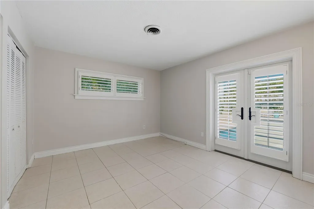 1124 Seville Lane NE St Petersburg FL 33704