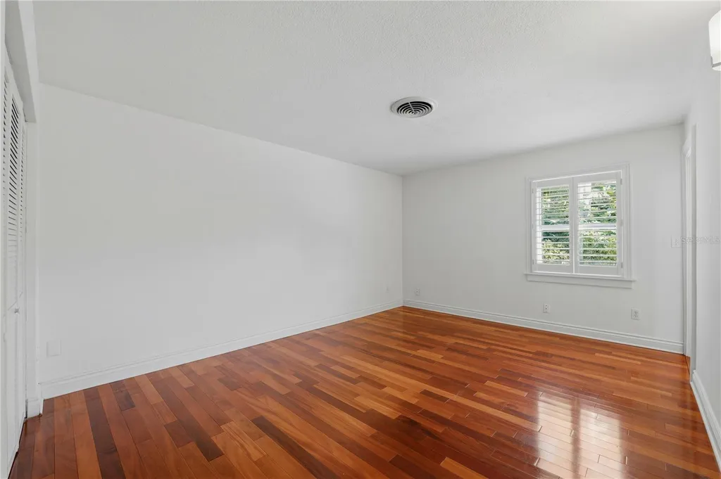 1124 Seville Lane NE St Petersburg FL 33704