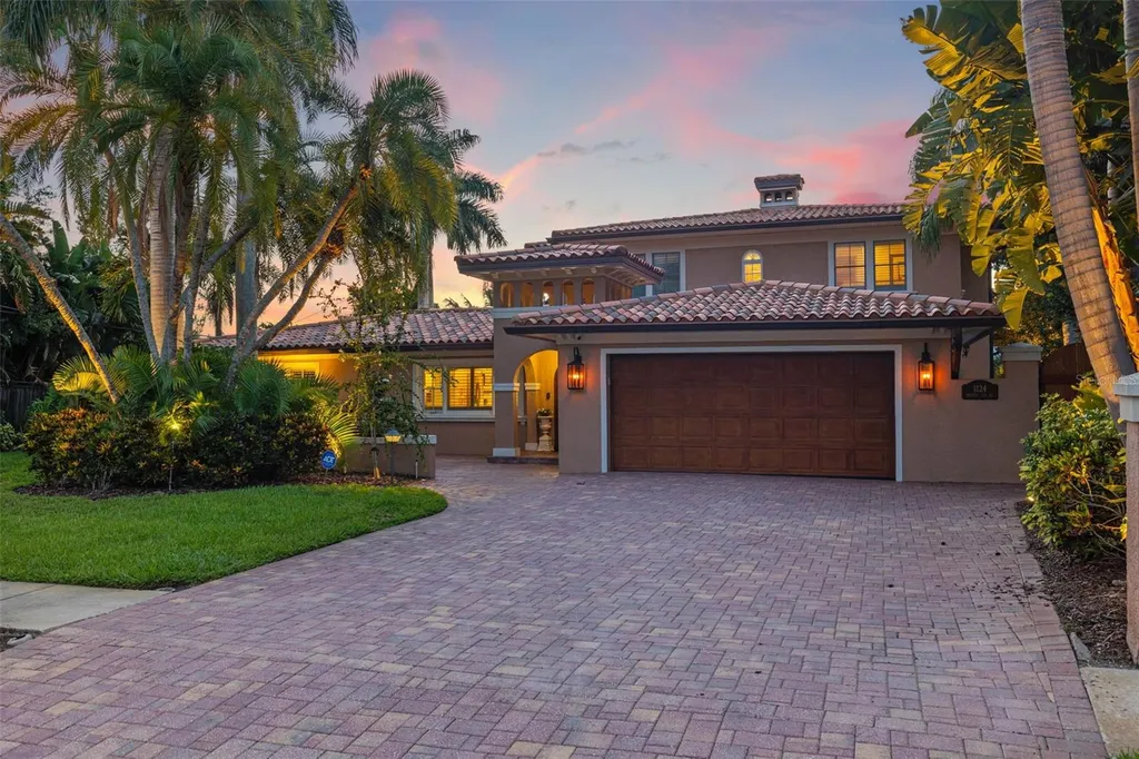 1124 Seville Lane NE St Petersburg FL 33704