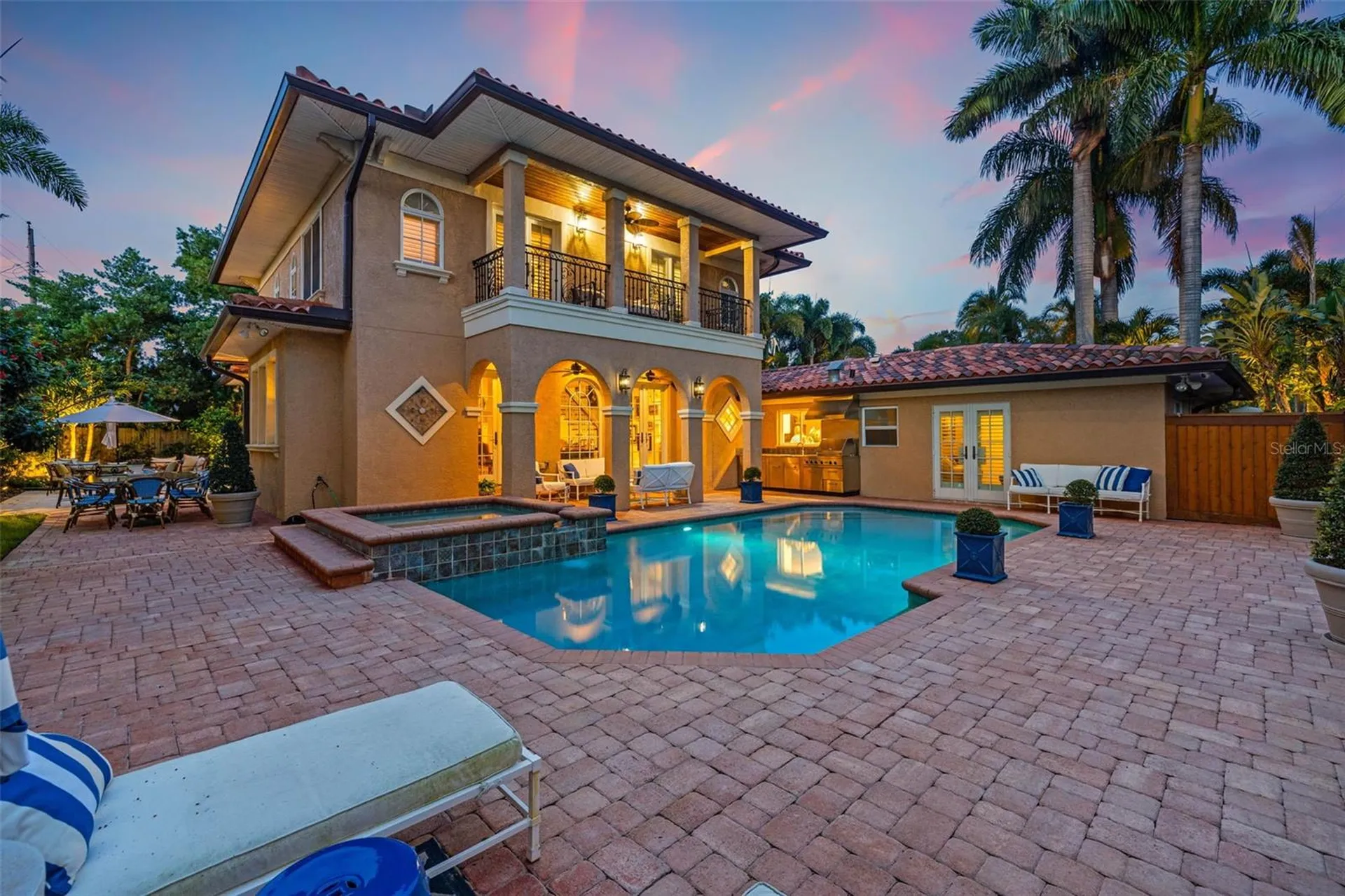 1124 Seville Lane NE St Petersburg FL 33704