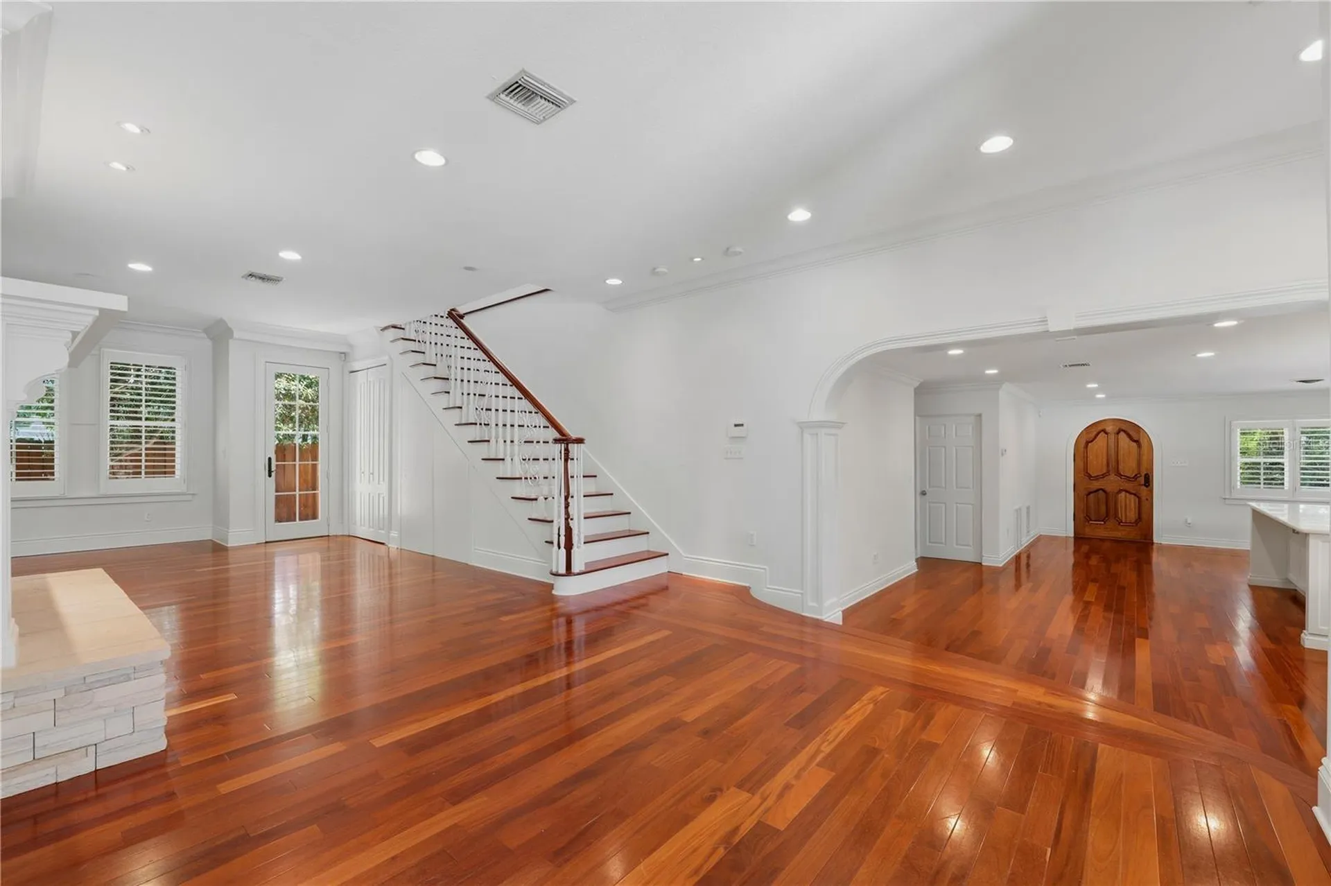 1124 Seville Lane NE St Petersburg FL 33704