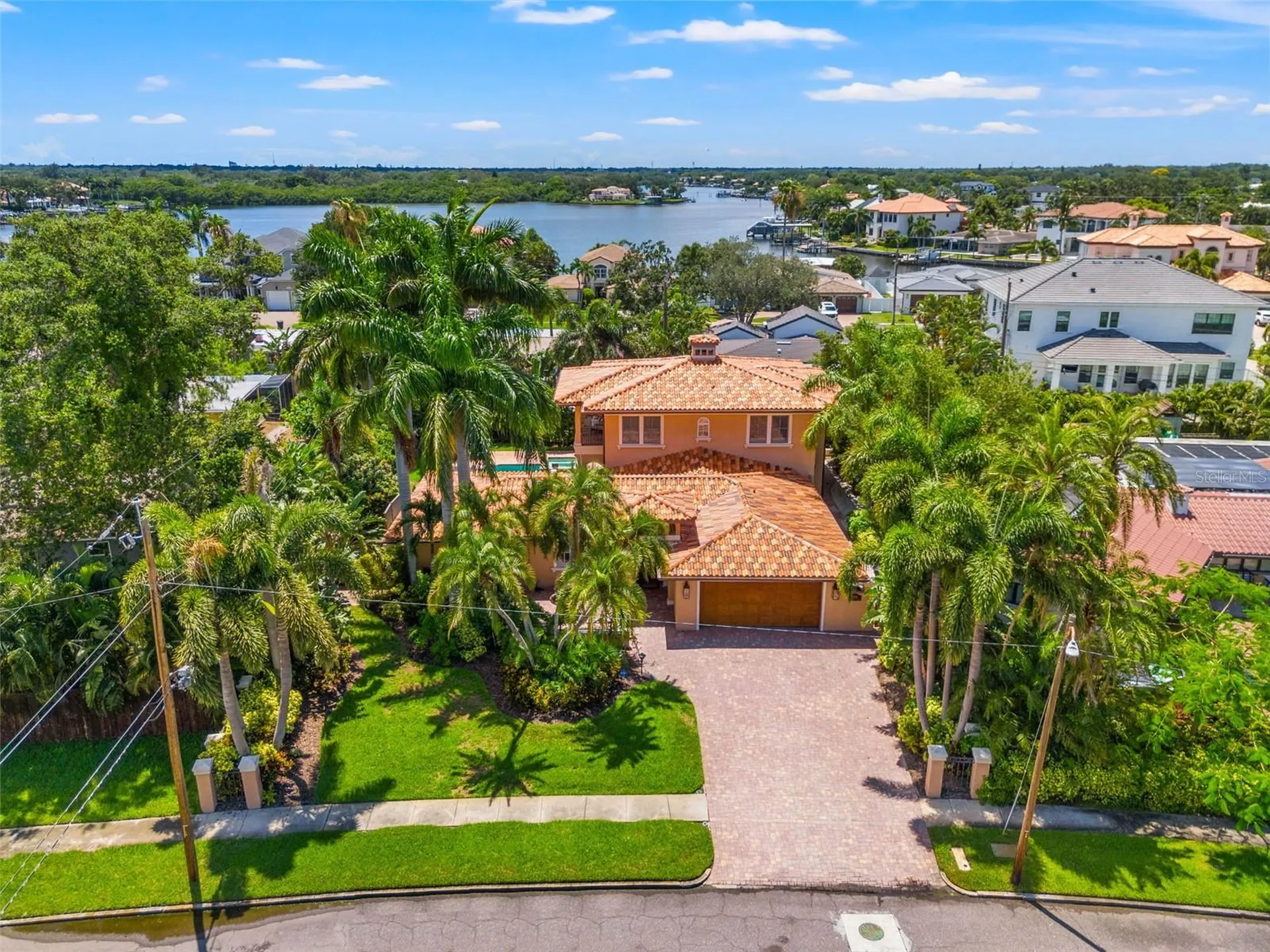 1124 Seville Lane NE St Petersburg FL 33704