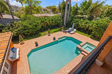 1124 Seville Lane NE St Petersburg FL 33704