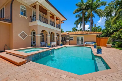 1124 Seville Lane NE St Petersburg FL 33704