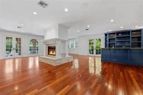 1124 Seville Lane NE St Petersburg FL 33704
