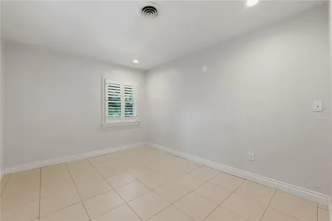 1124 Seville Lane NE St Petersburg FL 33704