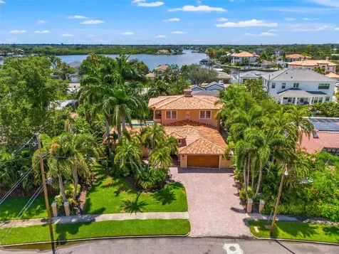 1124 Seville Lane NE St Petersburg FL 33704