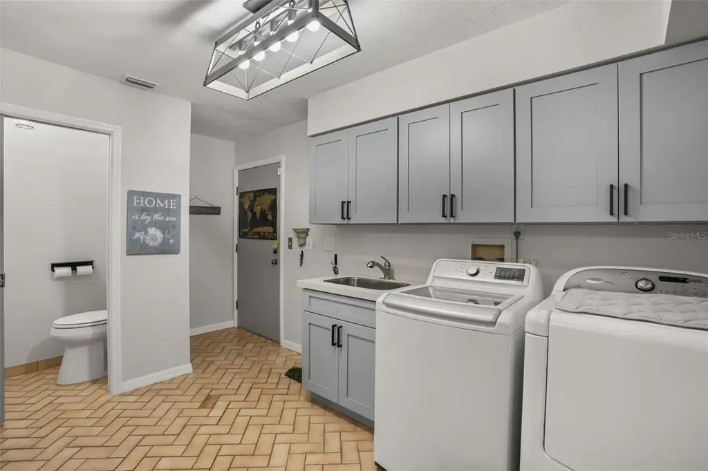 112 Peachtree Circle Daytona Beach FL 32114