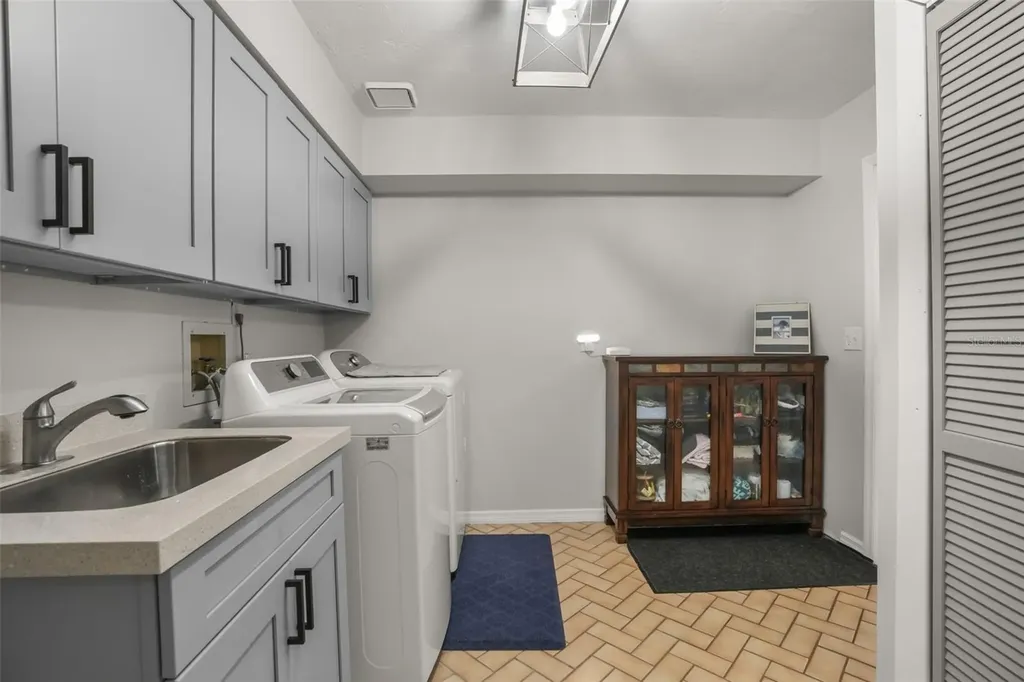 112 Peachtree Circle Daytona Beach FL 32114