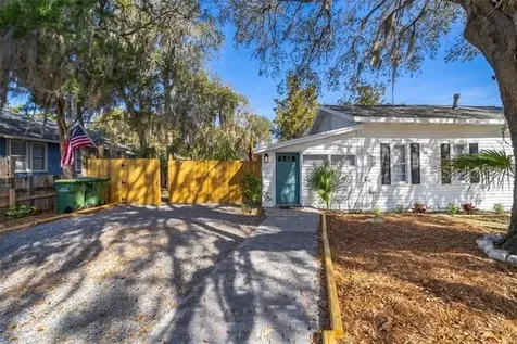 325 S 2nd Street Leesburg FL 34748