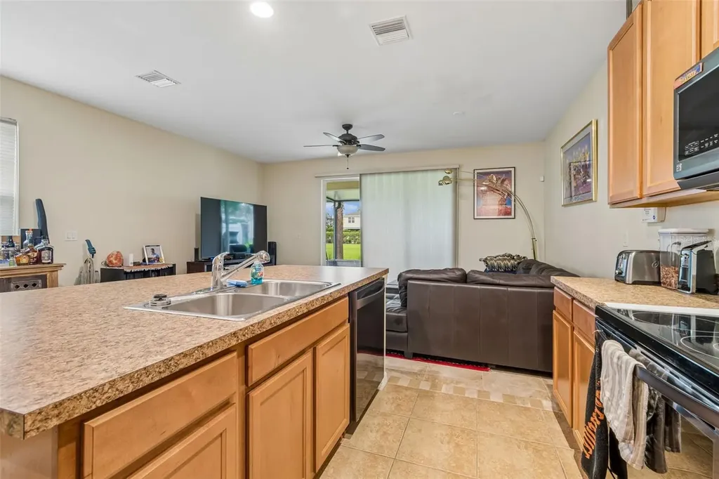 5017 White Sanderling Court Tampa FL 33619