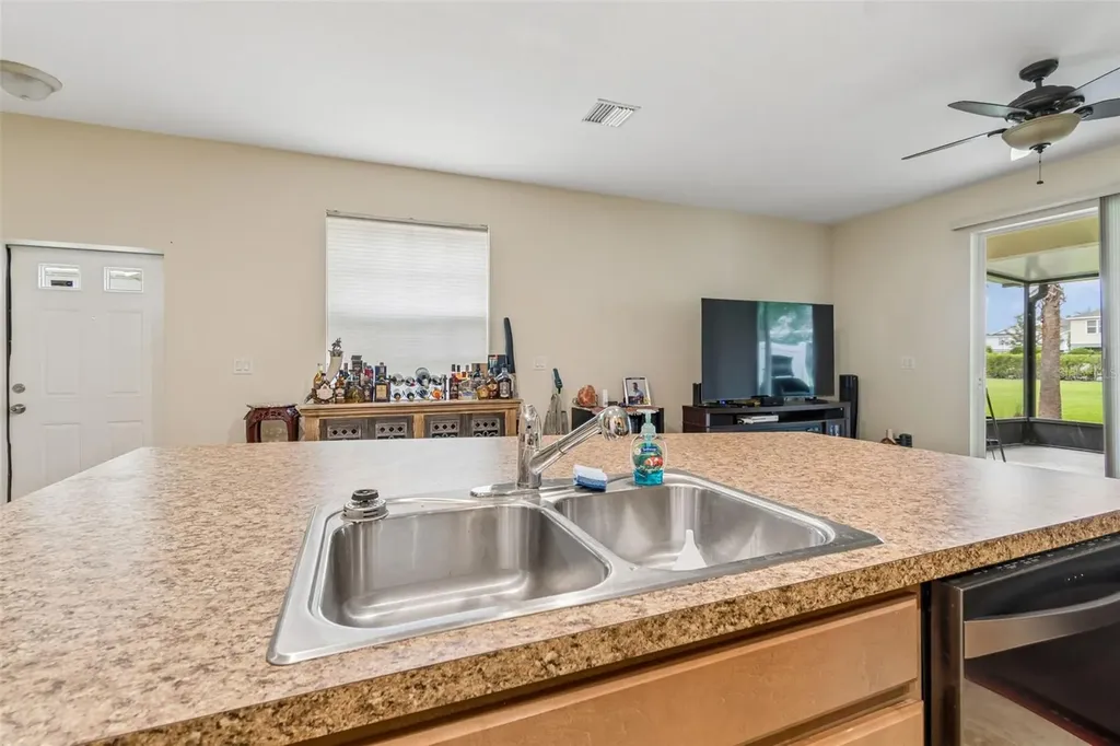 5017 White Sanderling Court Tampa FL 33619