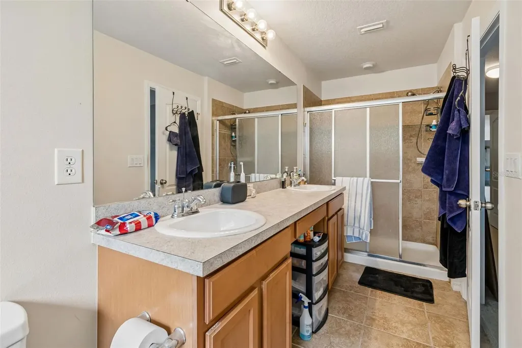 5017 White Sanderling Court Tampa FL 33619