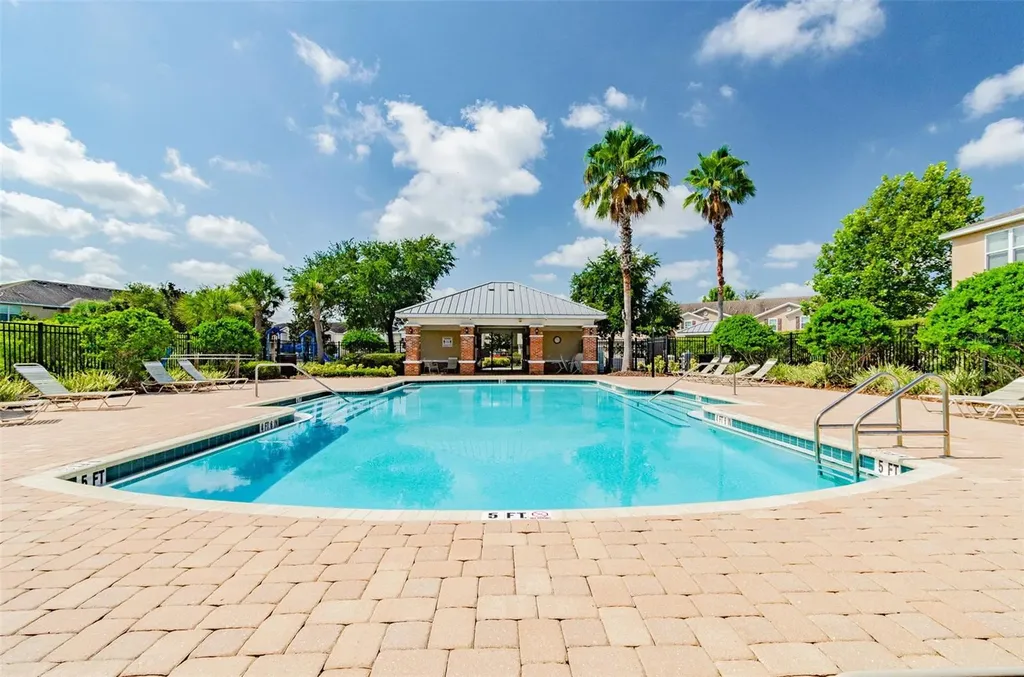 5017 White Sanderling Court Tampa FL 33619