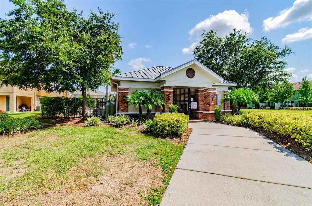 5017 White Sanderling Court Tampa FL 33619