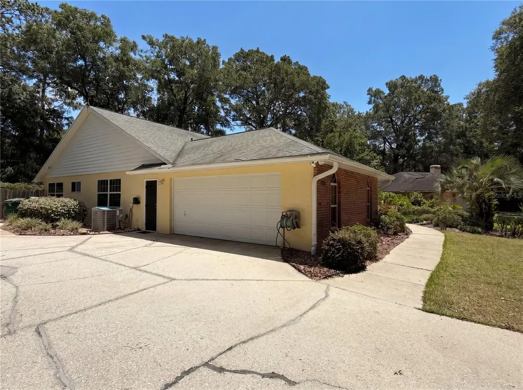 1543 Chaucer Court Deland FL 32724