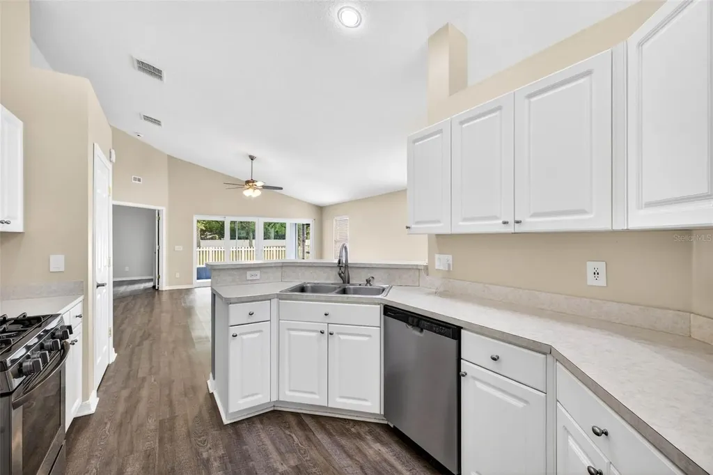 15826 Stags Leap Drive Lutz FL 33559