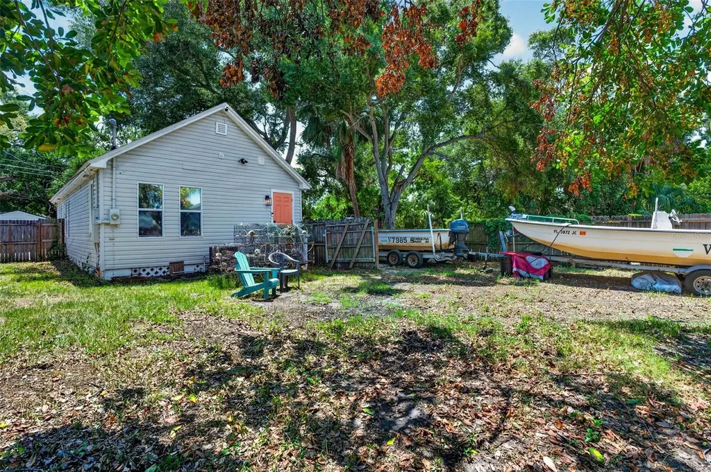 1717 18th Street S St Petersburg FL 33712