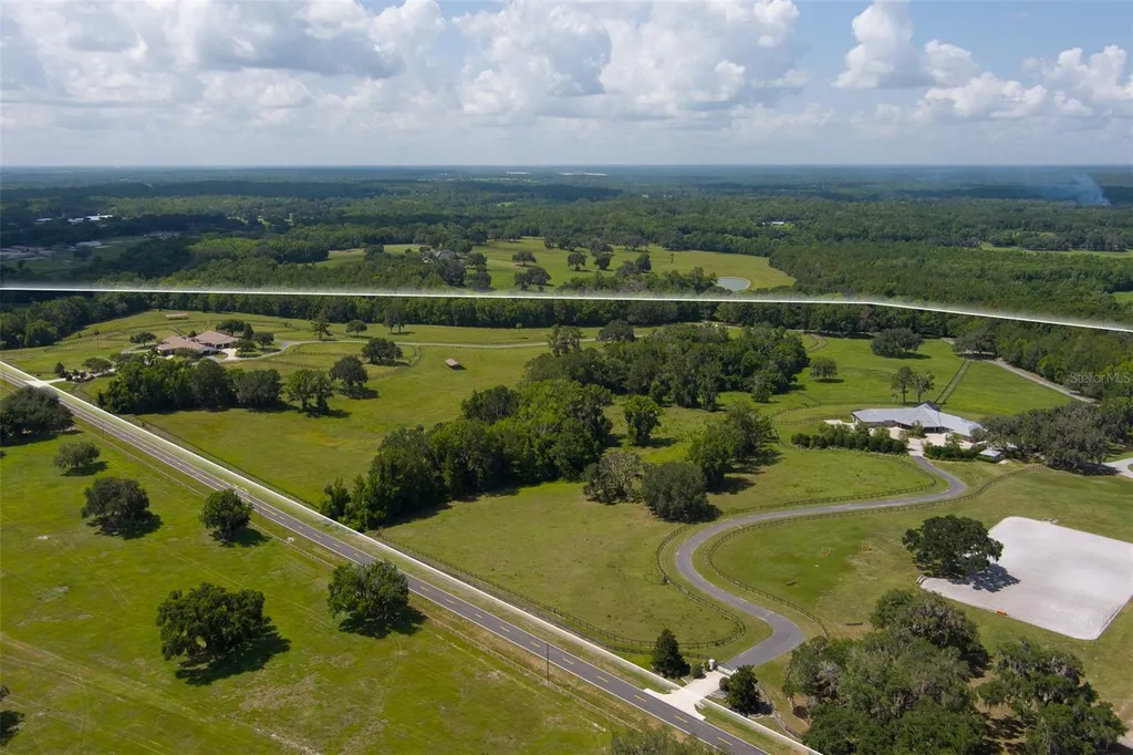9504 NW Highway 320 Micanopy FL 32667