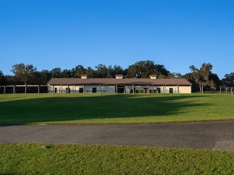 9504 NW Highway 320 Micanopy FL 32667