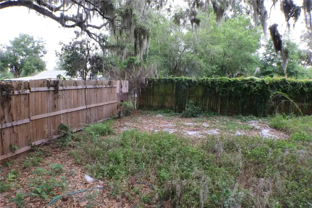 1202 N Ferrell Street Plant City FL 33563