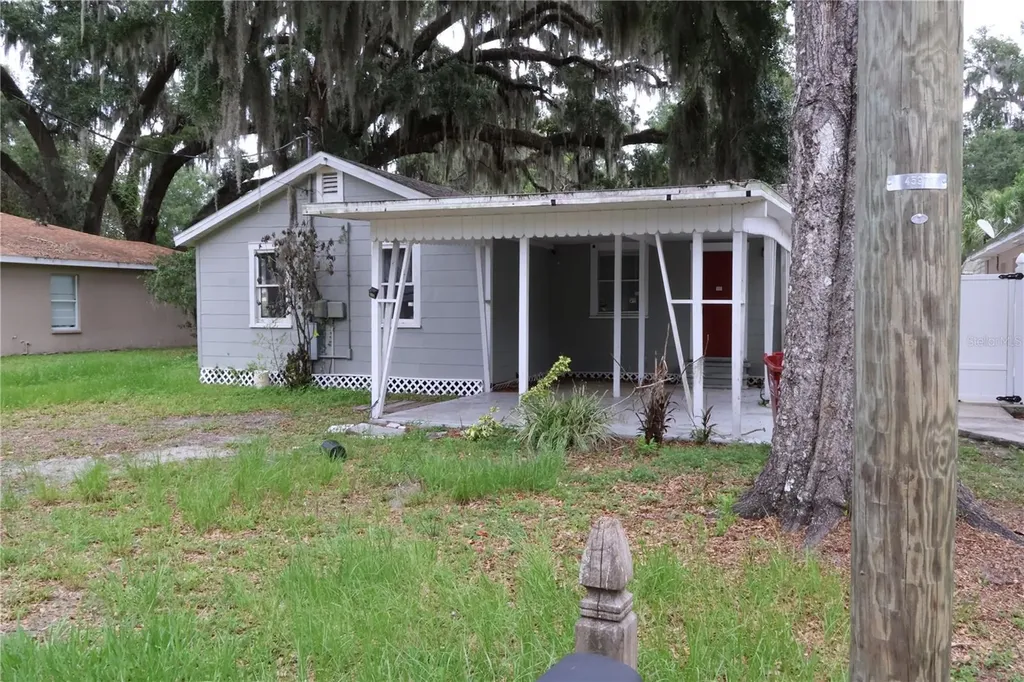 1202 N Ferrell Street Plant City FL 33563