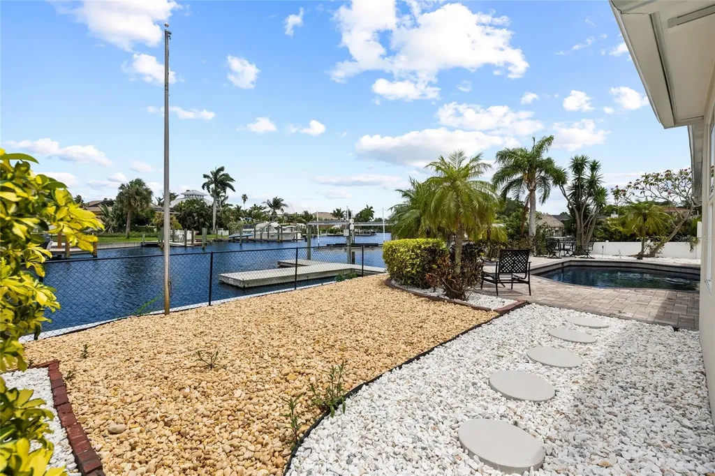 5541 Bayou Grande Boulevard NE St Petersburg FL 33703