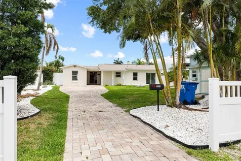 5541 Bayou Grande Boulevard NE St Petersburg FL 33703