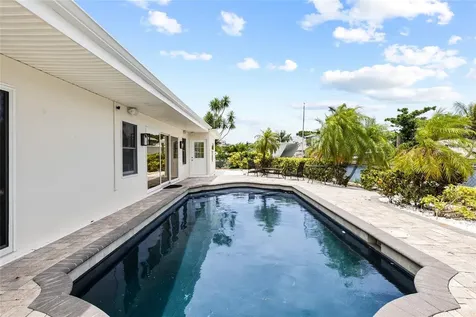 5541 Bayou Grande Boulevard NE St Petersburg FL 33703