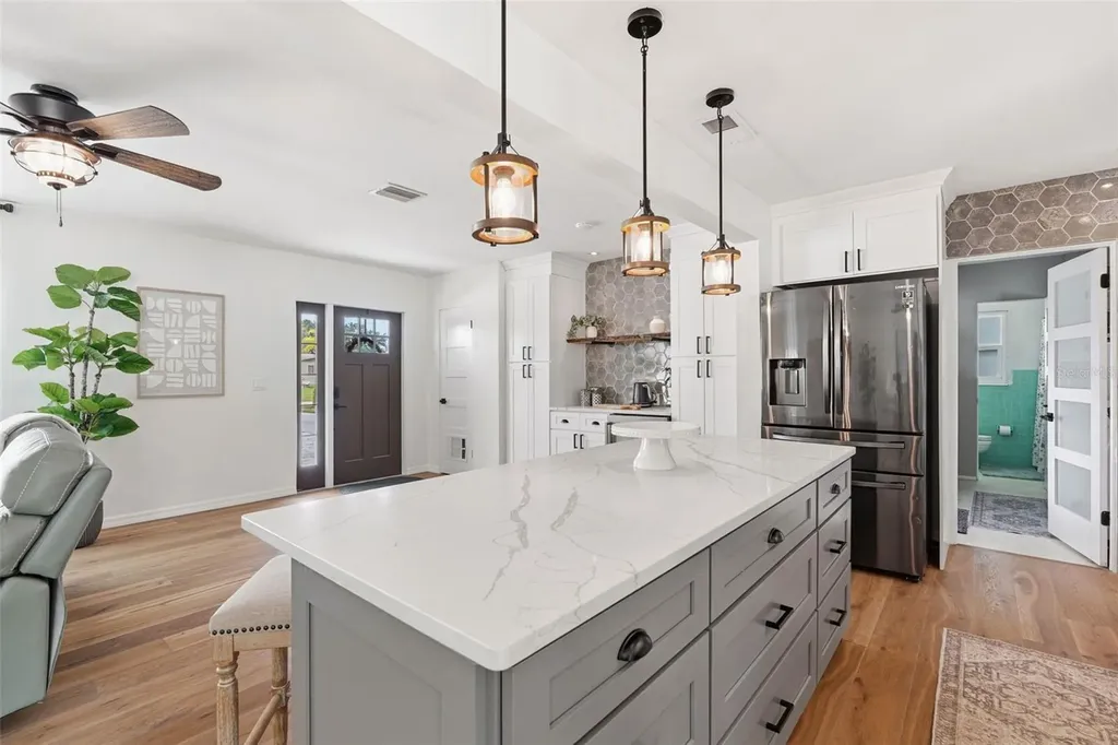 242 Piazza Di Luna Venice FL 34285
