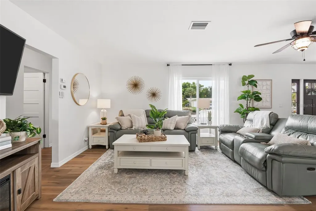 242 Piazza Di Luna Venice FL 34285