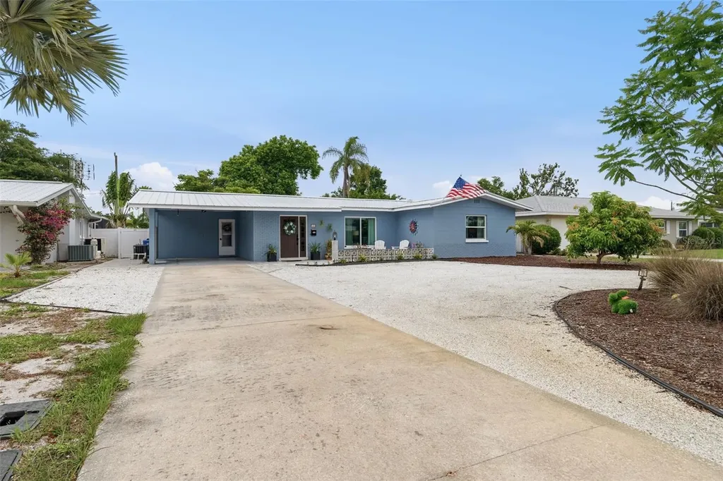 242 Piazza Di Luna Venice FL 34285