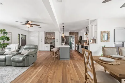 242 Piazza Di Luna Venice FL 34285