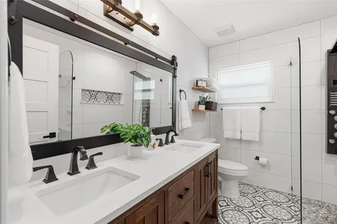 242 Piazza Di Luna Venice FL 34285