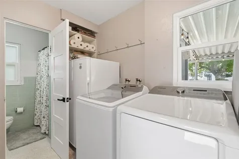 242 Piazza Di Luna Venice FL 34285