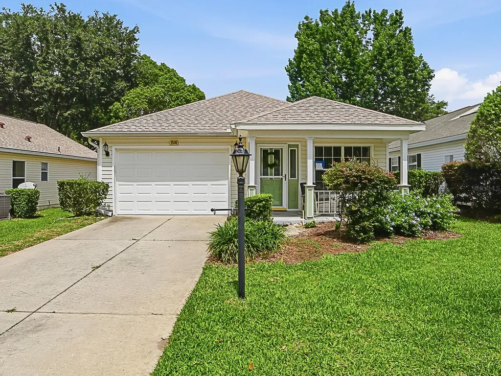 25114 Cranes Roost Circle Leesburg FL 34748