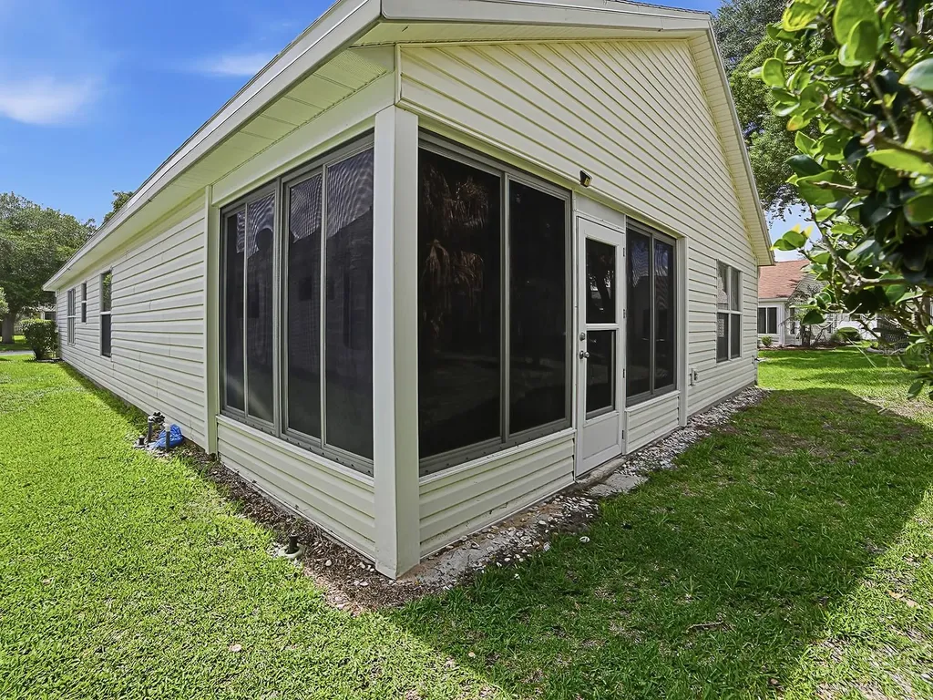 25114 Cranes Roost Circle Leesburg FL 34748
