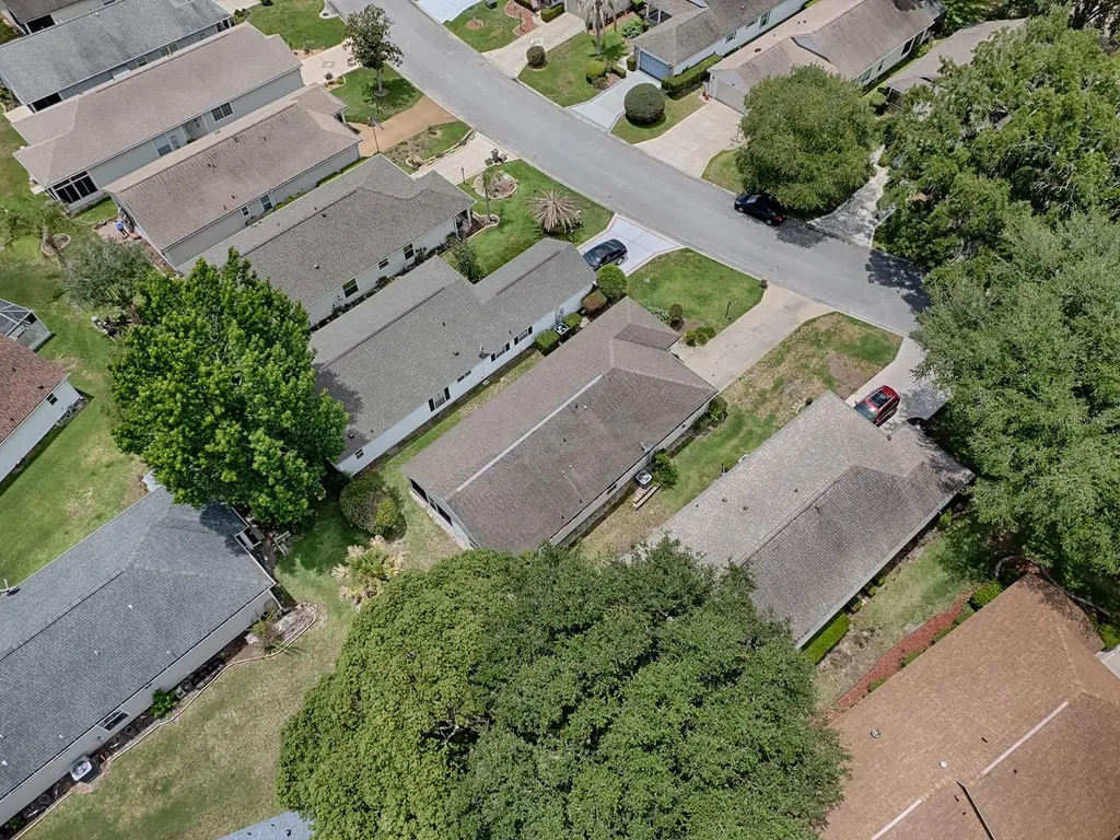 25114 Cranes Roost Circle Leesburg FL 34748