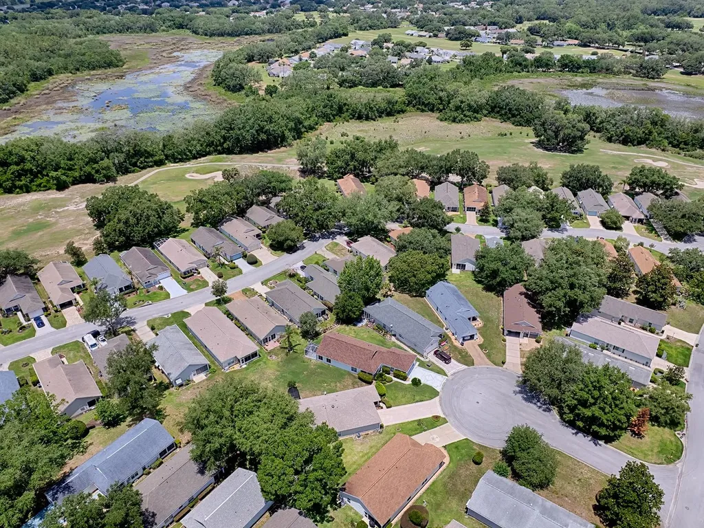 25114 Cranes Roost Circle Leesburg FL 34748