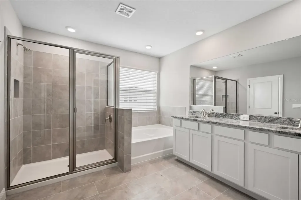 2560 Warren Acres Boulevard Wesley Chapel FL 33543