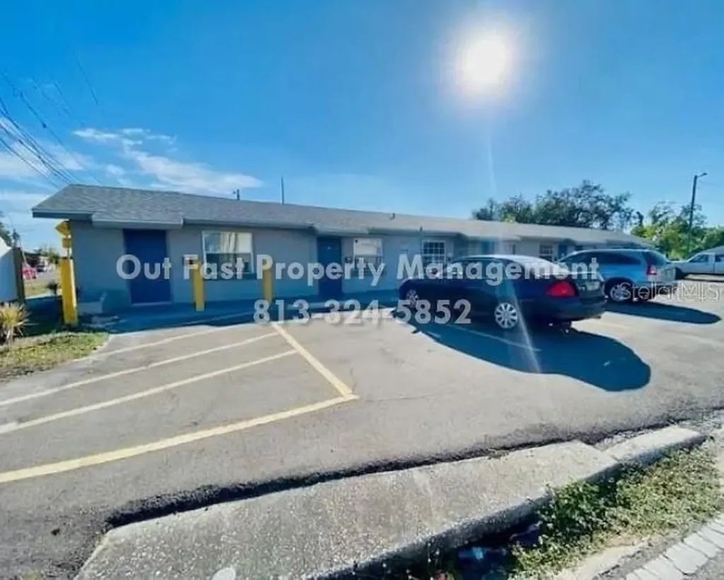 9718 N Nebraska Avenue Tampa FL 33612