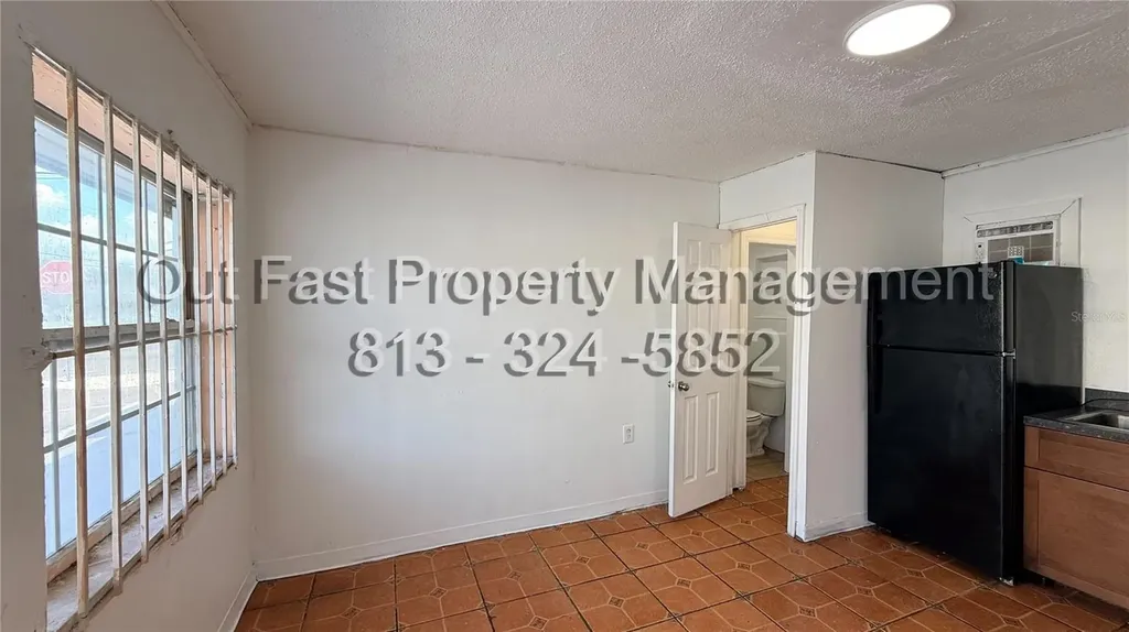 9718 N Nebraska Avenue Tampa FL 33612